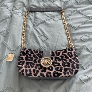 Michael Kors purse. Never used — tags still on!